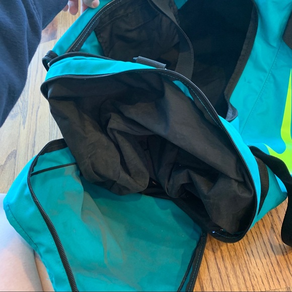 Vintage retro NIKE Gym Bag - Picture 6 of 8